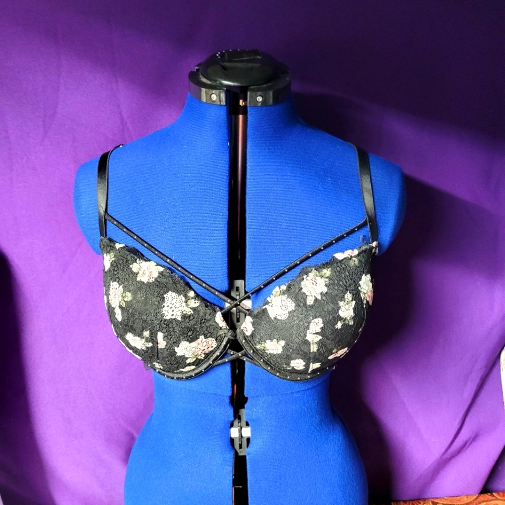 Victoria's Secret pink Bra